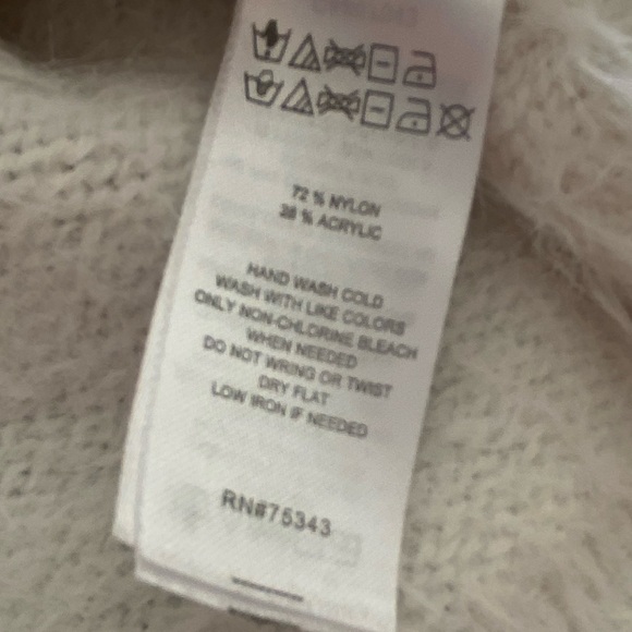 London Kaye white oversized fluffy fuzzy crewneck knit sweater w/ balloon sleeve - Picture 8 of 10